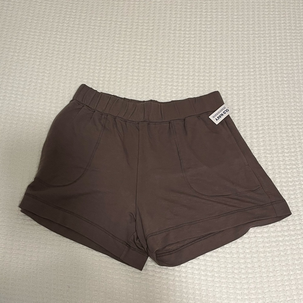 Old Navy high rise casual shorts. Medium